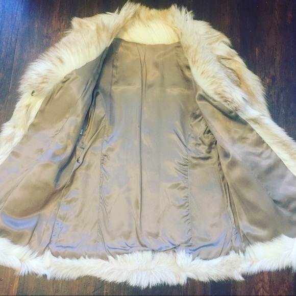 Ladies Faux Fur Coat - Picture 3 of 4